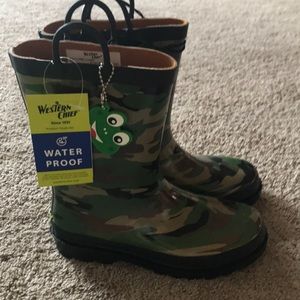 Kids rain boots